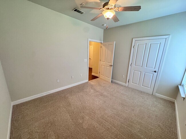 Building Photo - 2BD/2BA FOR RENT