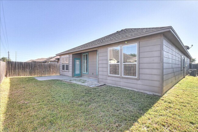 Building Photo - 2217 Ibis St