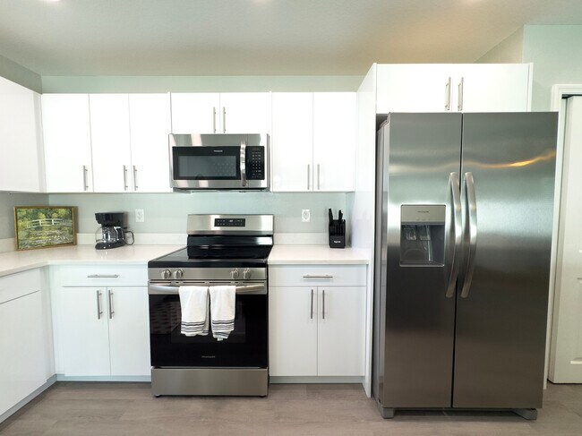 Building Photo - 6819 San Bruno Dr