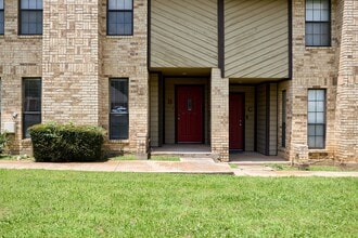 Building Photo - 900 Kilkenny Ct