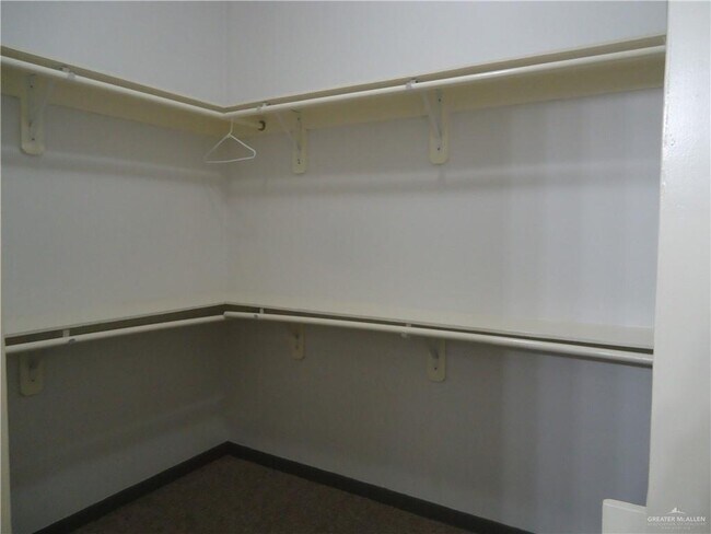 Building Photo - 5239 Shalom Dr