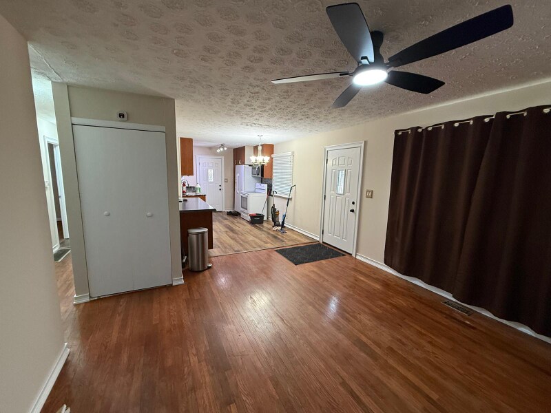 Building Photo - 555 Kirkwood Dr