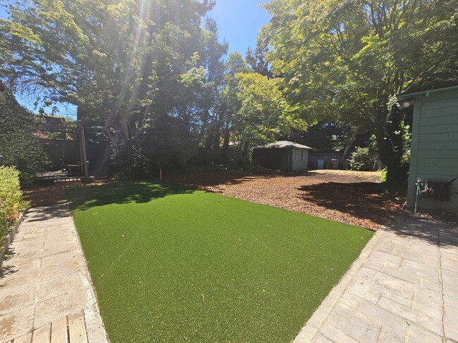 Building Photo - 4-Bedroom Single Family Home in Palo Alto-  lease take over