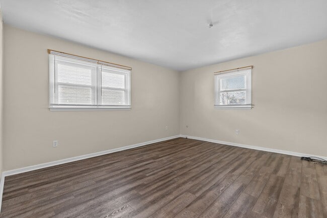 Building Photo - For Rent in Beautiful Chesapeake!