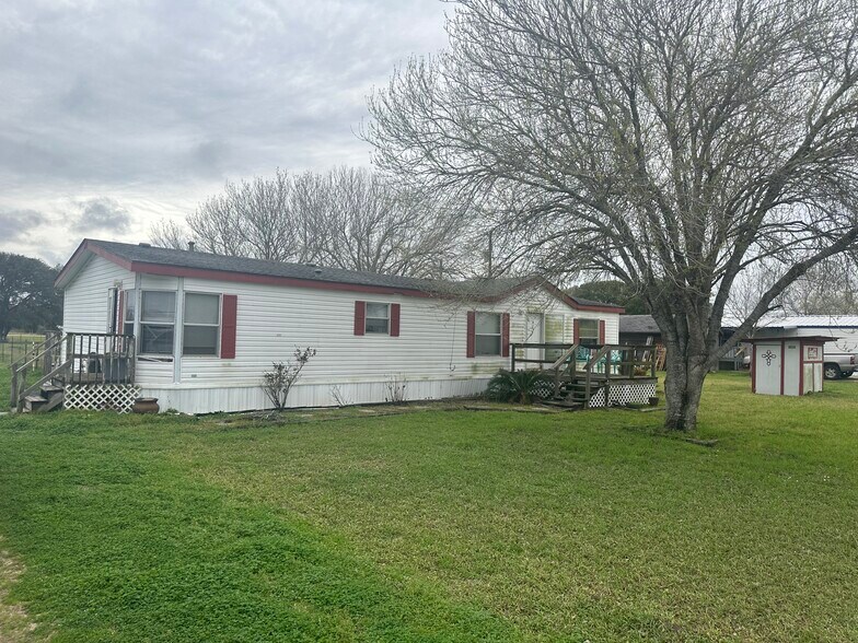 Primary Photo - 39 Tiffany Dr