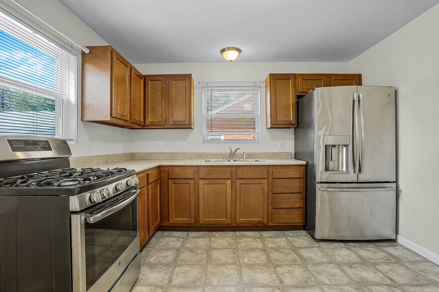 Building Photo - 1217 Grant Dr