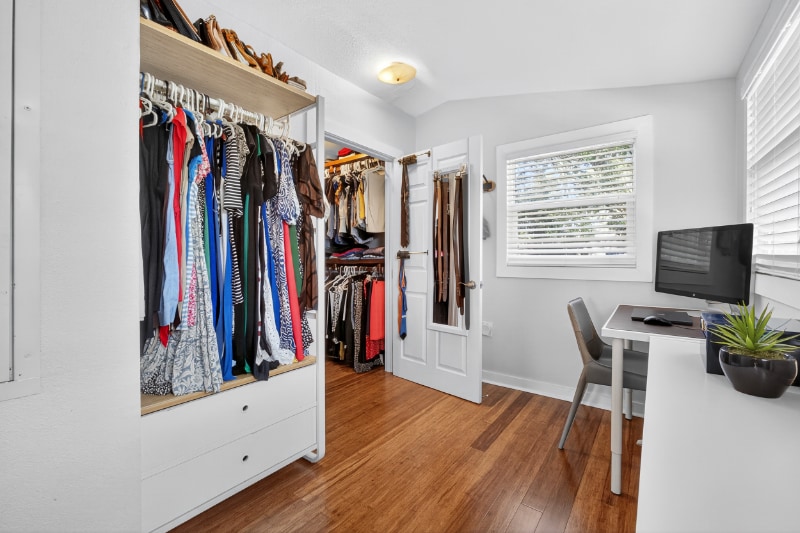 Building Photo - 1017 12th Ave N