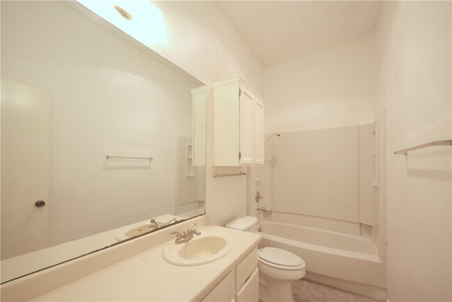 Building Photo - 8200 Cahill Dr