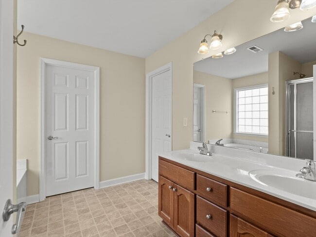 Building Photo - 4807 Creston Ct SE