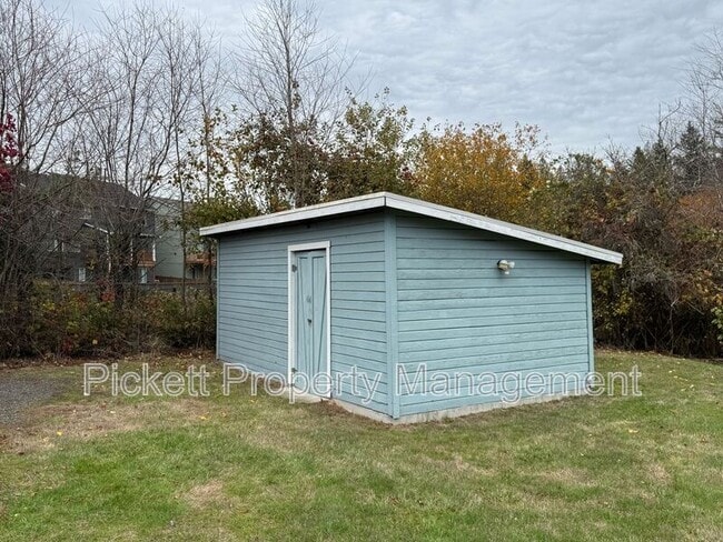 Building Photo - 17900 Noll Rd NE