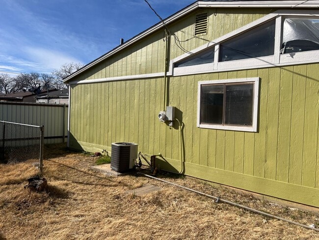 Building Photo - 5bedrooms 2bathrooms with CH/A