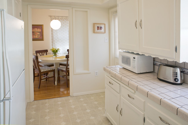 Kitchen Looking into Dining Room - 1236 Franklin St