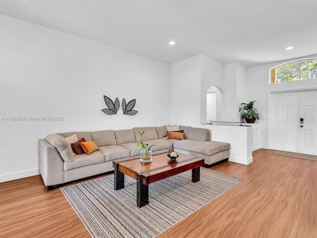 Building Photo - 754 Sunflower Cir