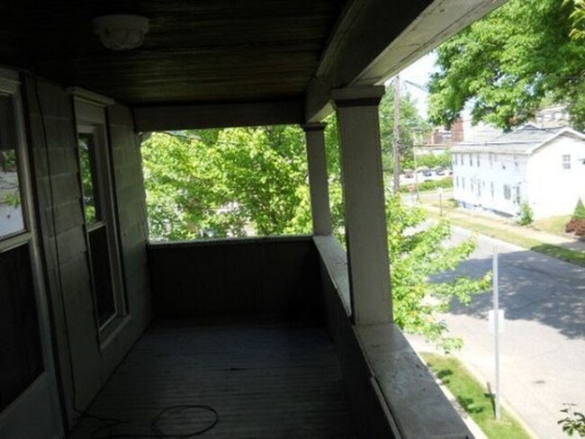 Building Photo - 356 Arch St