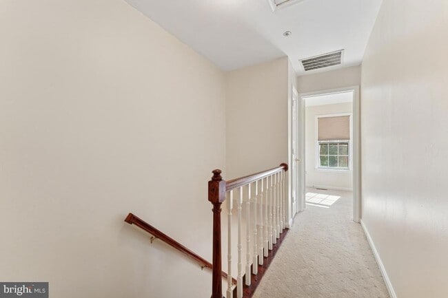 Building Photo - 127 College Station Dr