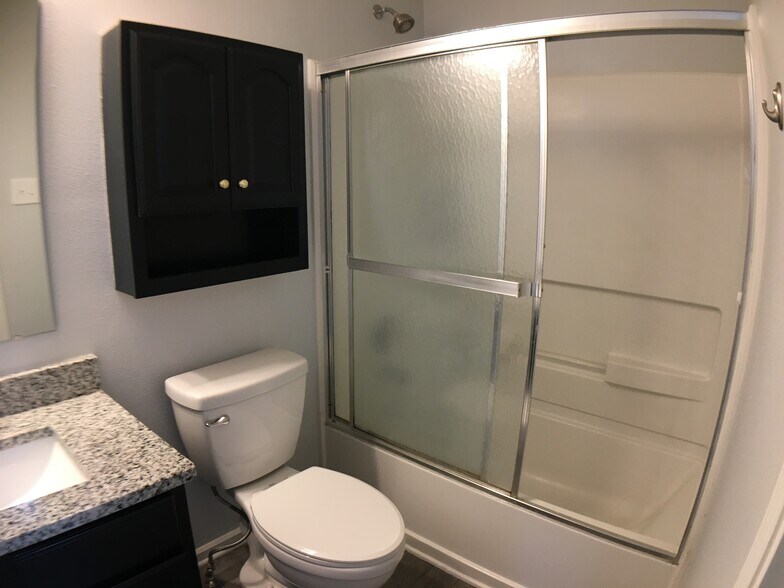 Building Photo - 908 Bentgrass Dr