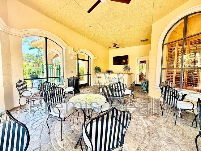 Building Photo - 2738 Via Tivoli