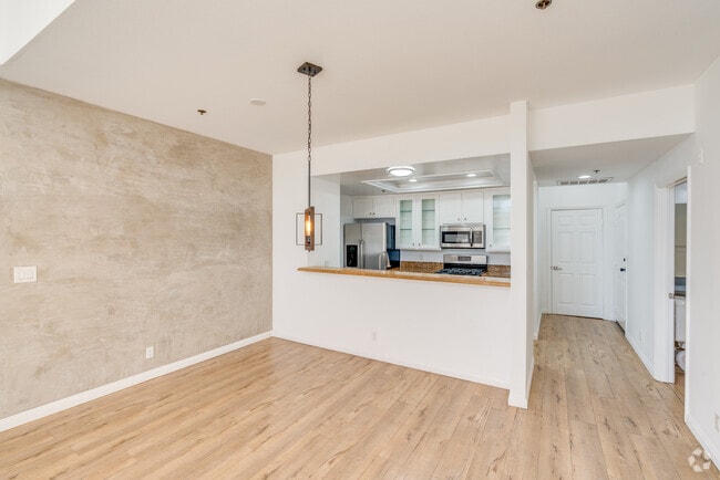 2BR, 2BA - 1,396SF - La Ventana