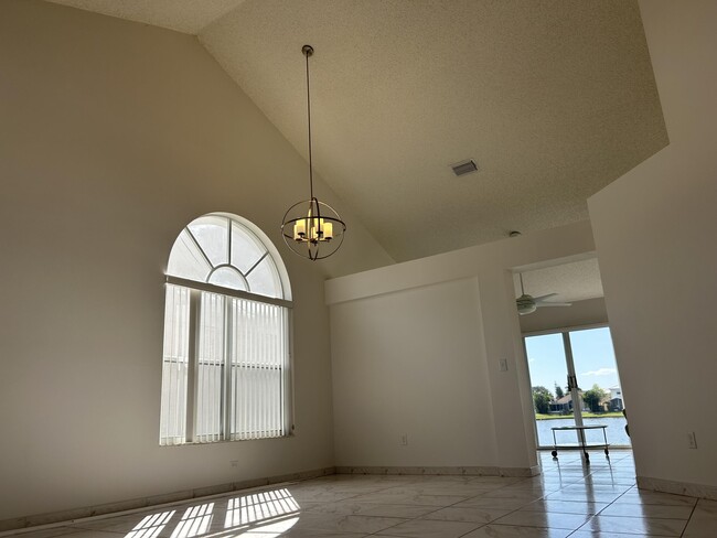 Building Photo - 9589 Tavernier Dr