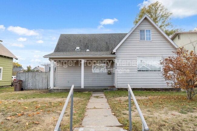 Building Photo - 2716 E Nebraska Ave