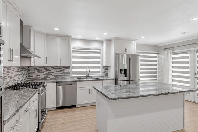 Building Photo - Remodeled 3-bedroom 2-bathroom Evergreen Home
