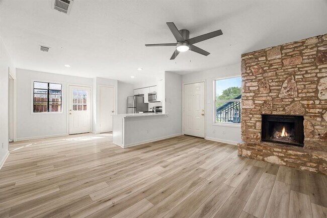 Building Photo - 608 Bracewood Cir