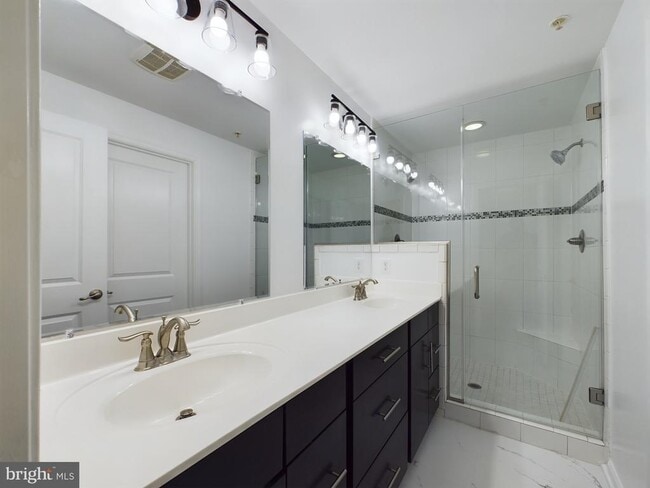 Building Photo - 6479 Jack Linton Dr S