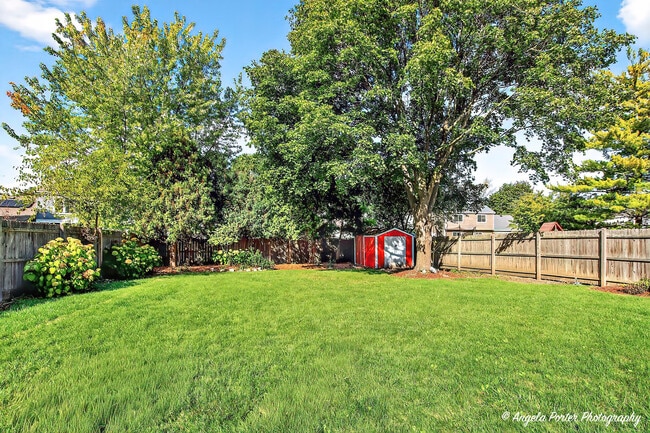 Building Photo - 1161 Hampton Ln