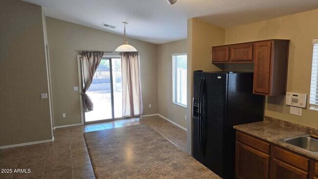Building Photo - 7327 W Magdalena Ln