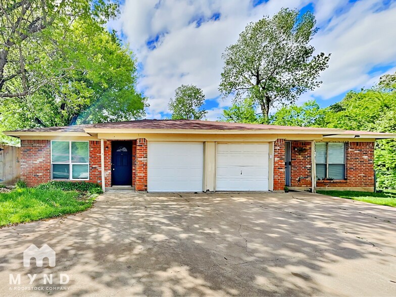 Building Photo - 1303 Berry Dr