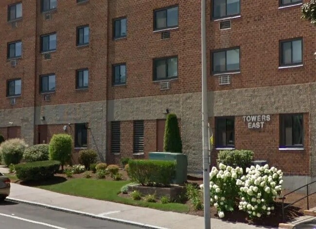 Building Photo - 75 East Ave