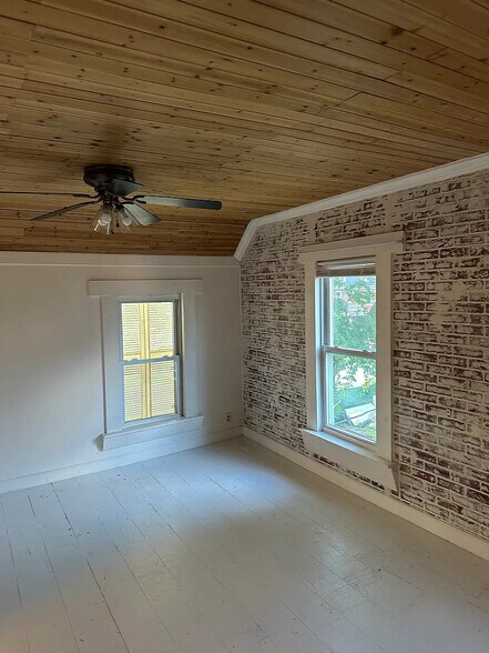 Building Photo - 507 Green St