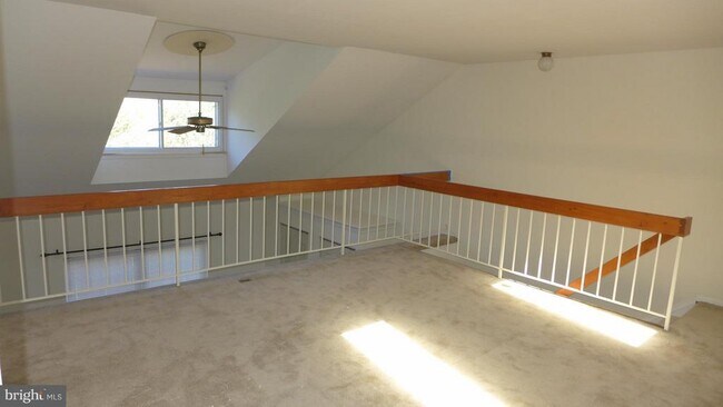 Building Photo - 23 Valley Crossing Cir