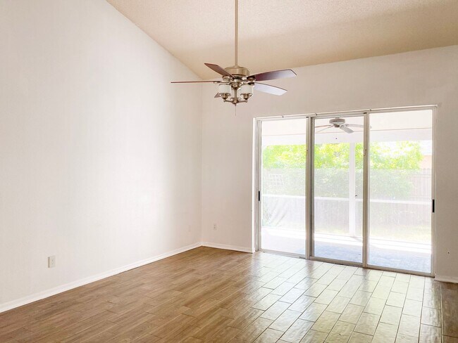 Building Photo - 3 Bedroom 2.5 Bath In Alafaya Woods
