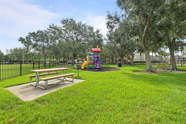 Building Photo - 5941 106th Terrace E