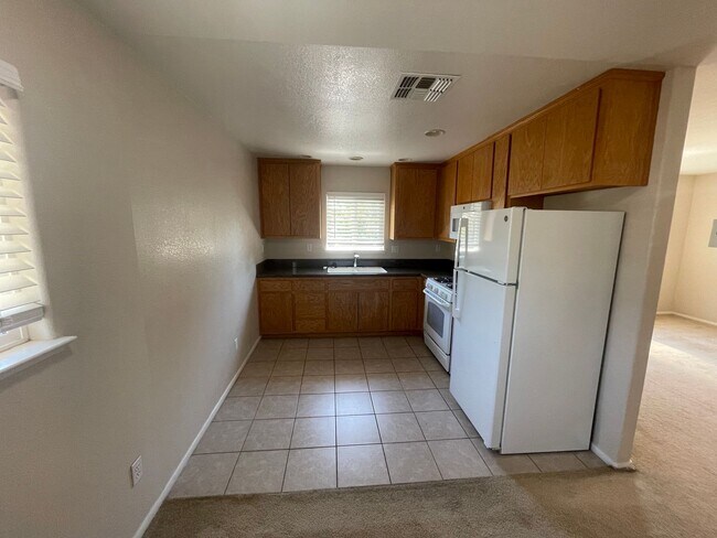 Building Photo - 854 Shearer Street #A