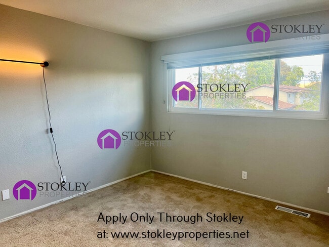 Building Photo - 1893 Lynwood Dr