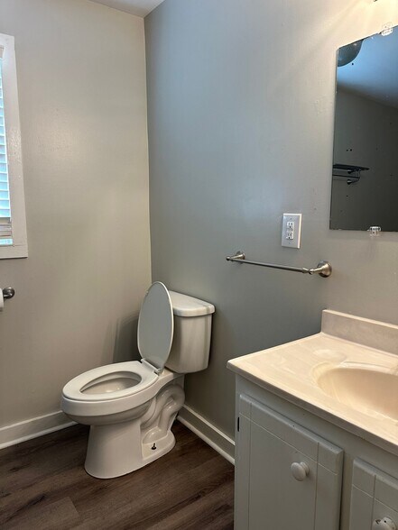 Building Photo - 615 Cassville Rd SE