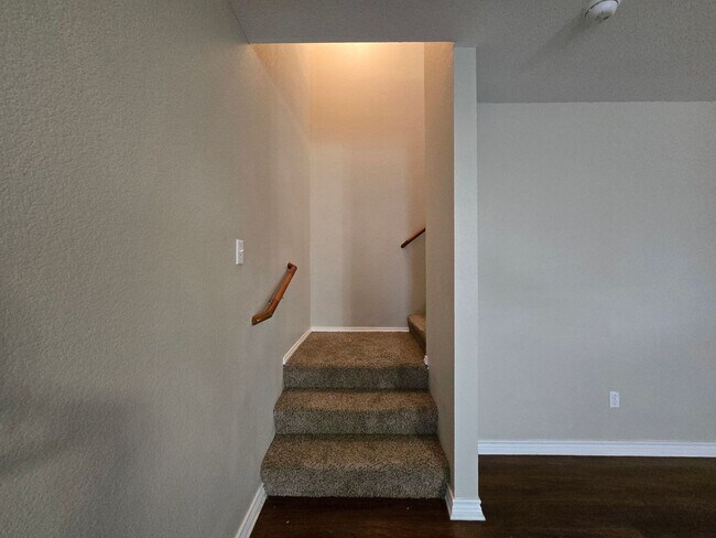 Building Photo - 5302 Lyra Dr
