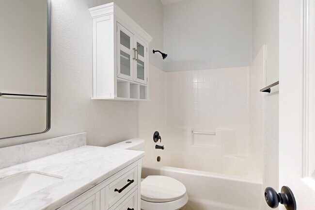 Building Photo - 123 Hackberry Trail