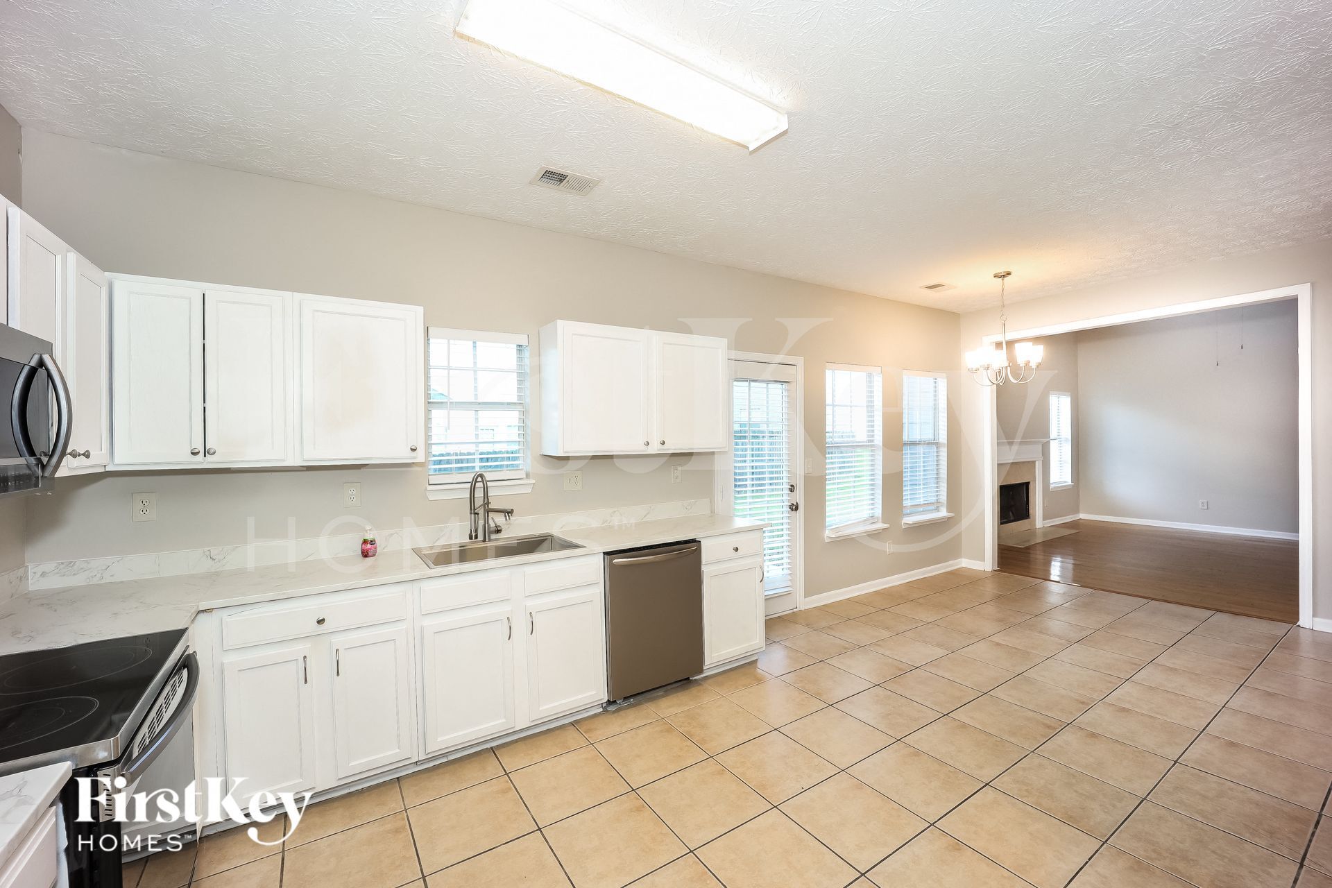 Building Photo - 3308 Summer Brooke Ln