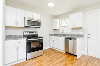 Building Photo - NEWLY RENOVATED 2 bedroom, 1 bathroom at G...