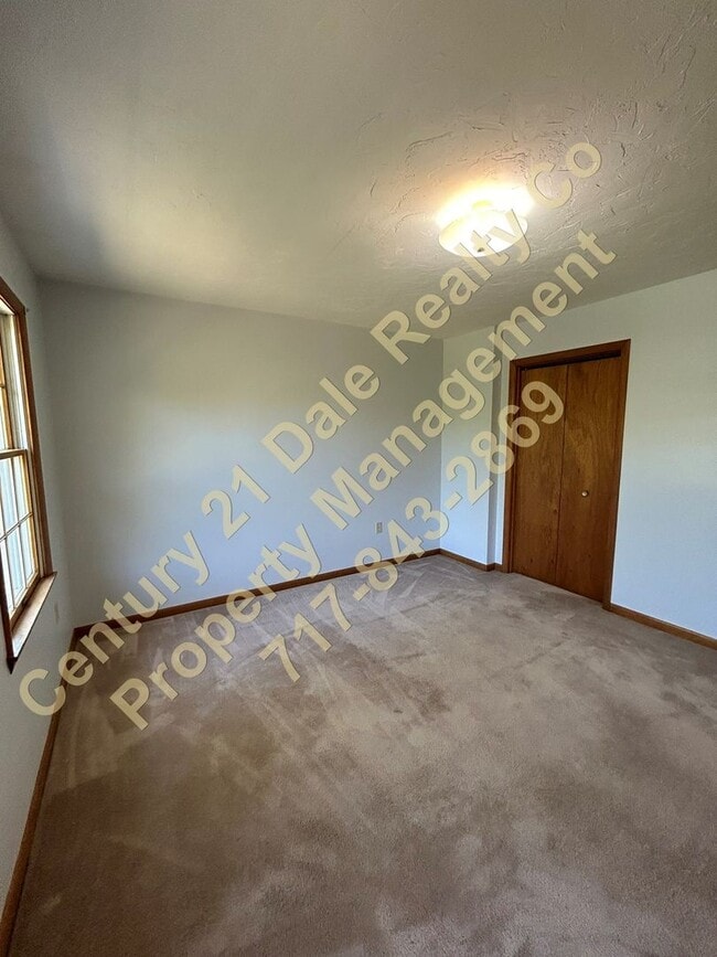 Building Photo - Gorgeous 4 Bedroom Home located in Northeastern School District with a 2 Car Garage