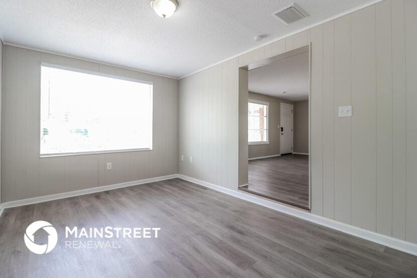 Building Photo - 3914 Deleuil Ave