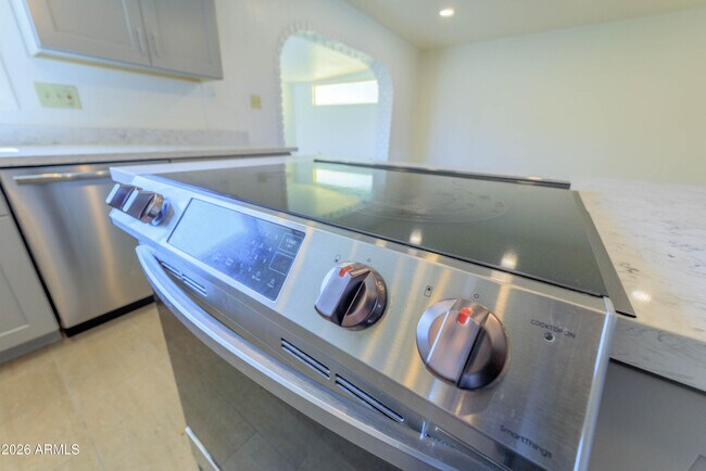 Building Photo - 4558 N 15th Ave
