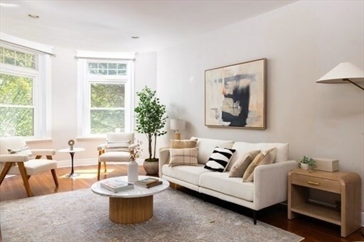 Building Photo - 1898 Beacon St