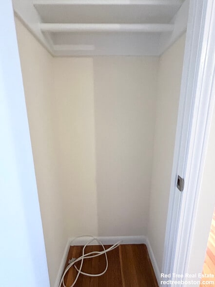 Building Photo - 2018 Commonwealth Ave