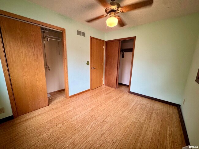 Building Photo - 4204 Warren St