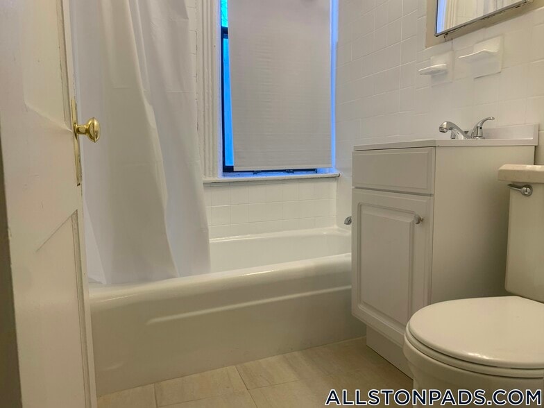 Building Photo - 1148 Commonwealth Ave