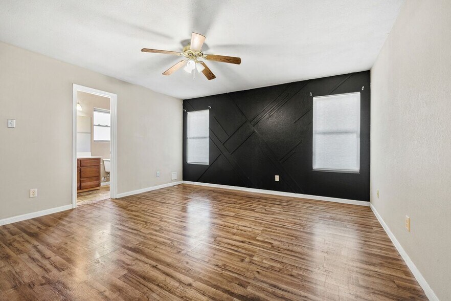 Building Photo - 4307 Stallion Dr